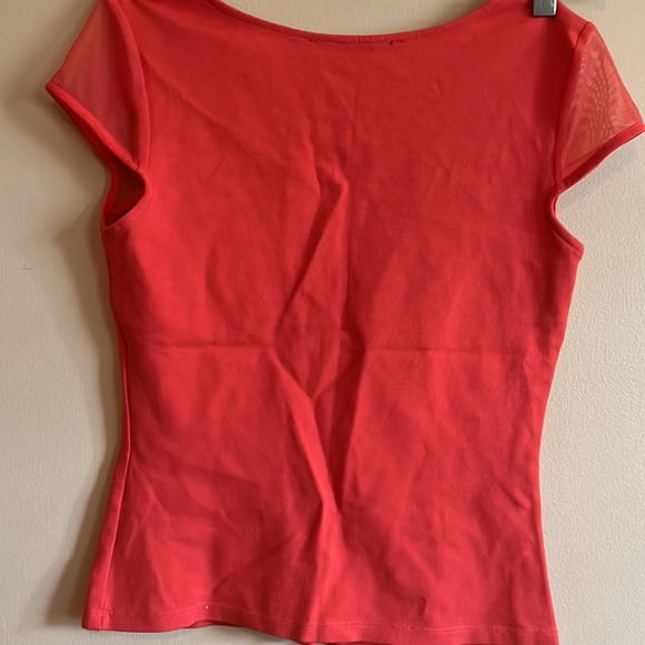 Coral Guess mesh peekaboo fitted stretch cap sleeve top size small - Picture 4 of 5